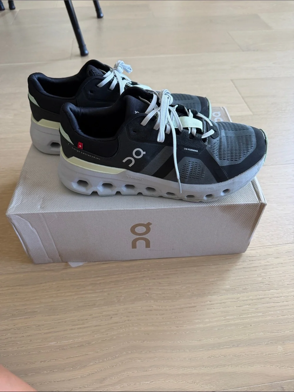 On Cloudgo Running Shoes – Black/Gray – Excellent Condition Men’s Size 9